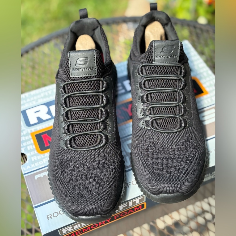 Men’s Skechers Relaxed Fit Memory Foam Work Shoes - Black, sz 9